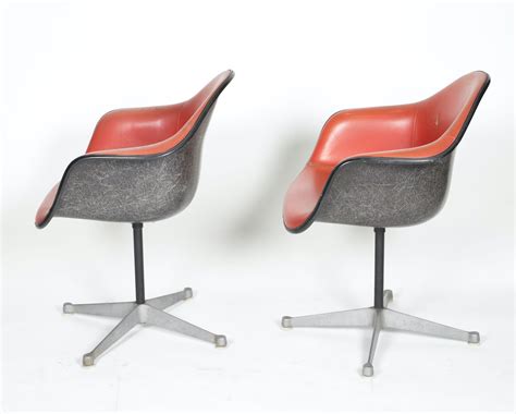 Herman Miller shell chair markings